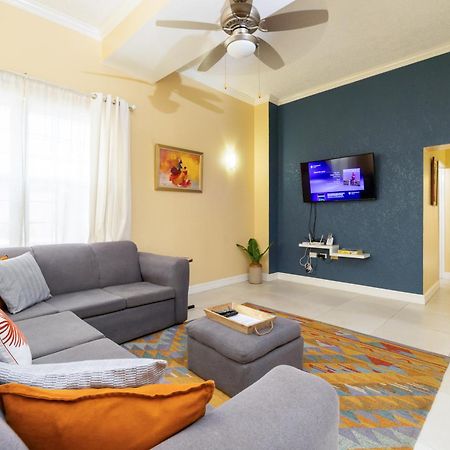 Choose To Be Happy At The Westbury - Two Bedroom Apartment Kingston Exterior foto