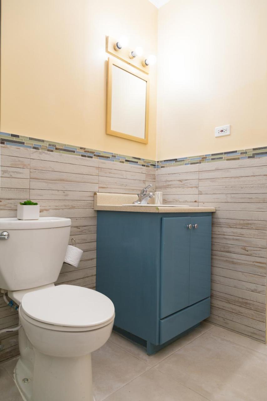 Choose To Be Happy At The Westbury - Two Bedroom Apartment Kingston Exterior foto
